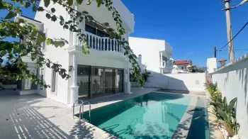 Detached Babatasi four bedroom family house for sale